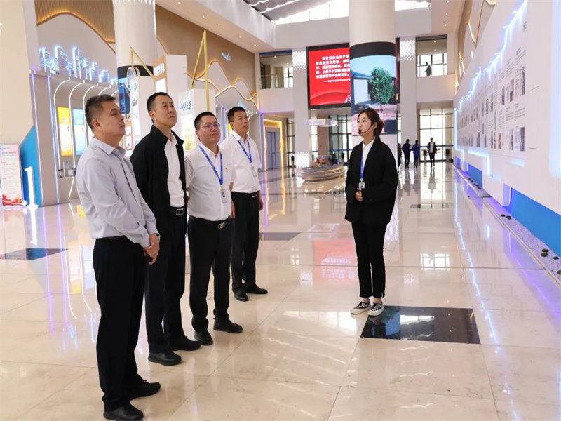 中國(guó)企業(yè)聯(lián)合會(huì)、中國(guó)企業(yè)家協(xié)會(huì)企業(yè)文化工作委員會(huì)秘書(shū)長(zhǎng)王建軍到中能公司調(diào)研指導(dǎo)工作（2）.jpg