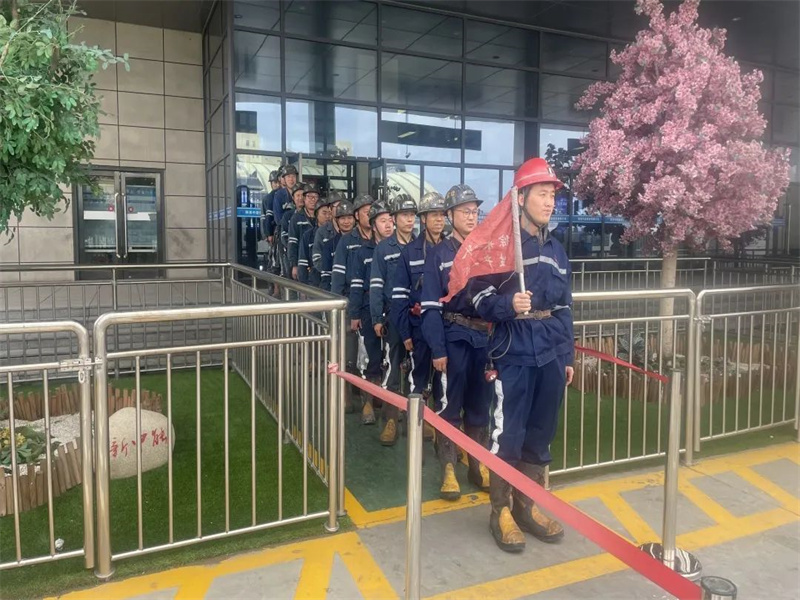 喜訊！中能袁大灘煤礦綜采一隊(duì)獲2023年陜西省能源化學(xué)地質(zhì)工會“工人先鋒號”榮譽(yù)稱號（4）.jpg